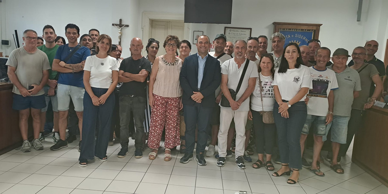 https://www.radiovenere.net:443/UserFiles/Articoli/1ARTICOLI-NUOVA/SIDERNO/I Tirocinanti al termine dell'incontro di presentazione